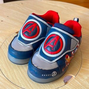 BOYS Marvel Avengers Light-up Sneakers 🚨